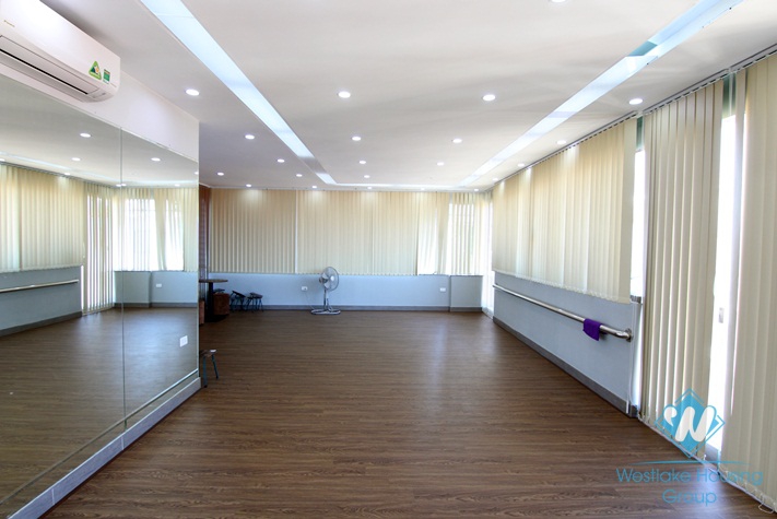 Good space for office in To ngoc van, Tay ho, Ha noi